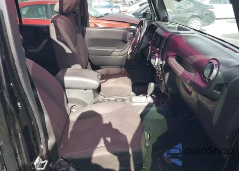 2014 Jeep Wrangler Unlimited Sport z USA, uszkodzony, nr VIN 1C4BJWDG6EL116082